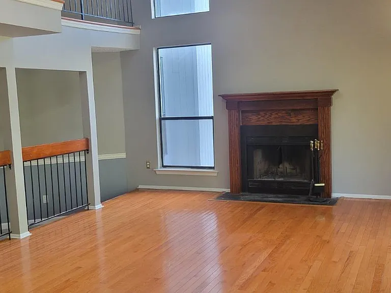 44 Peachtree Ct — Photo 2