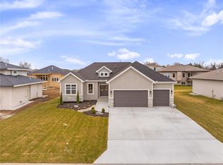 25011 W 89th St, Lenexa, KS 66227