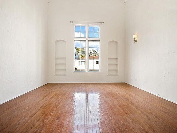 4th image of 8262 Fountain Ave APT B