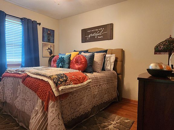 4th image of 5 S Gibson Ln