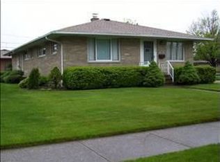 9015 Pepper Ridge Dr, Brooklyn, OH 44144