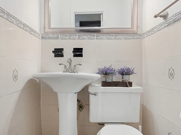 1206 Union Street image 9 of 17