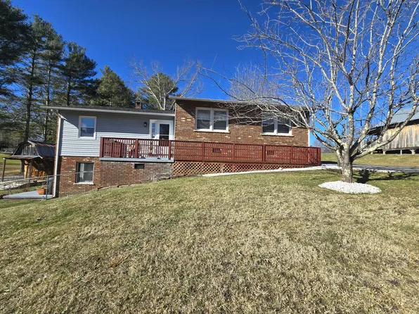 105 Simpkins St, Shady Spring, WV 25918