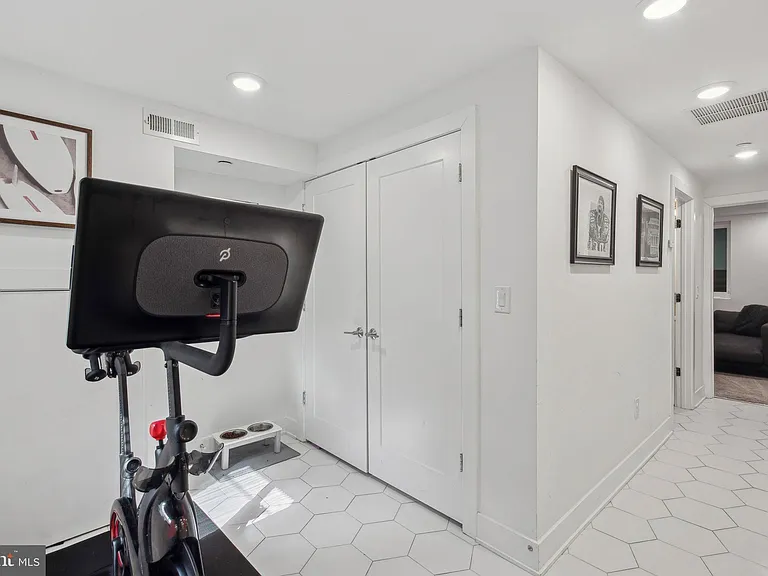 2224 Amber St #4 — Photo 39