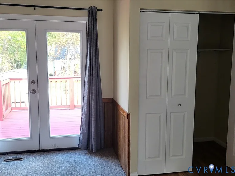 206 Spring Dr — Photo 9