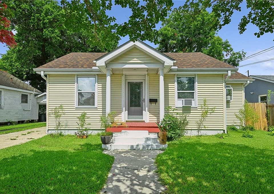 1st image of 200 Claiborne Ct