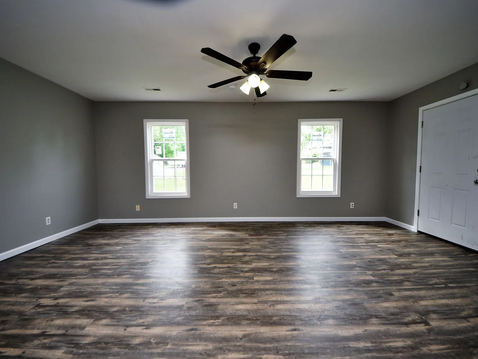 Beautifully Renovated Two Bedroom Duplex in the Heart of Troy — Photo 4
