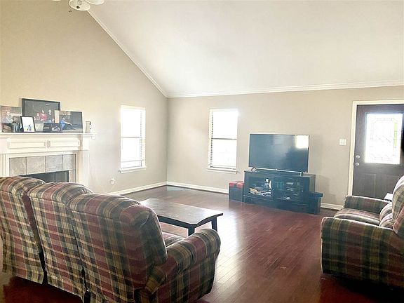 2nd image of 1048 Idylwood St