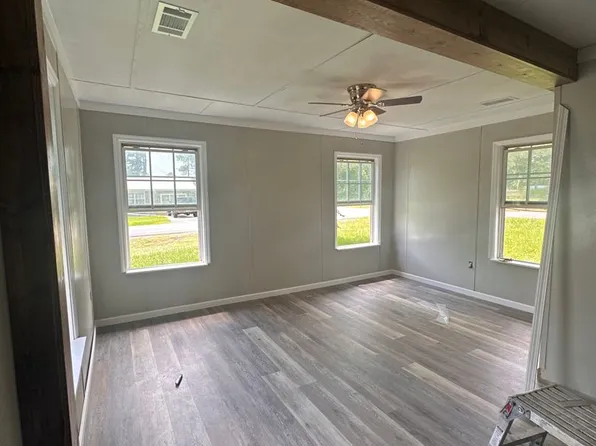140 Lake Dr, Vidalia, GA 30474