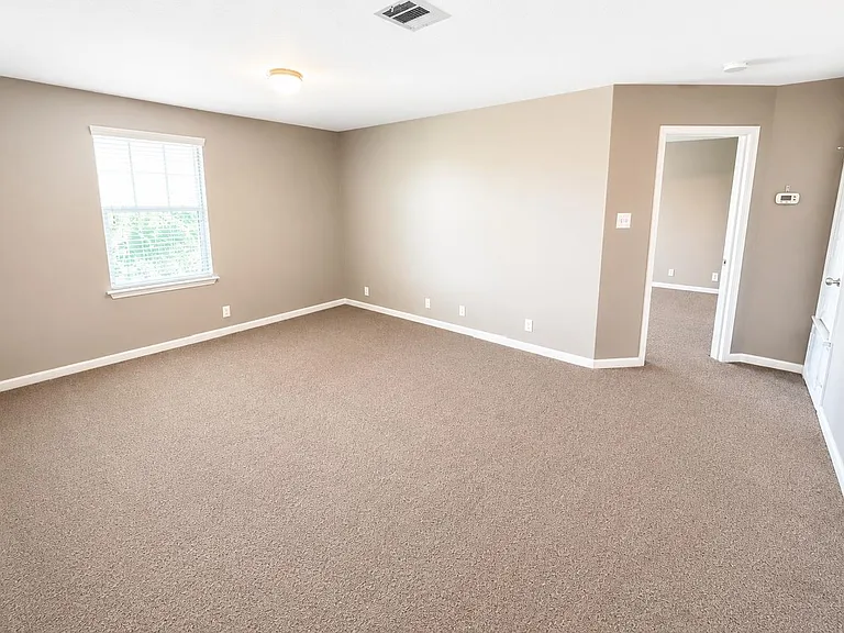 220 Adriana Ln — Photo 11