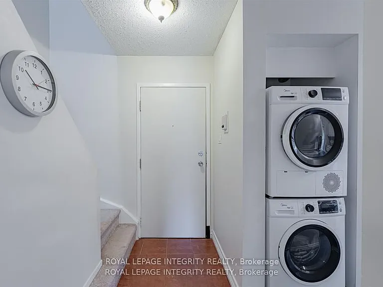 400 Fenerty Ct #5 — Photo 6