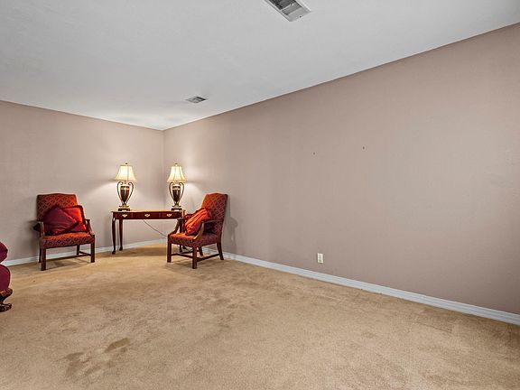 4th image of 5111 32nd St