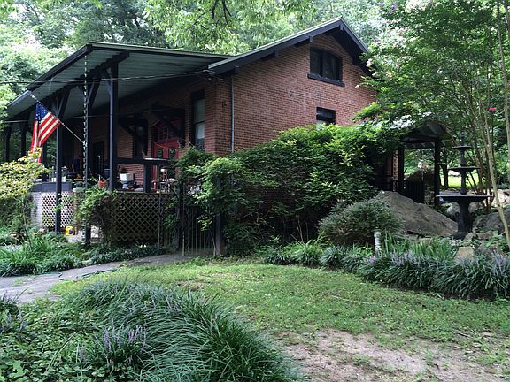 Sideview of schoolhouse