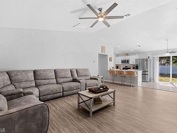 5th image of 1132 NW 20th Pl