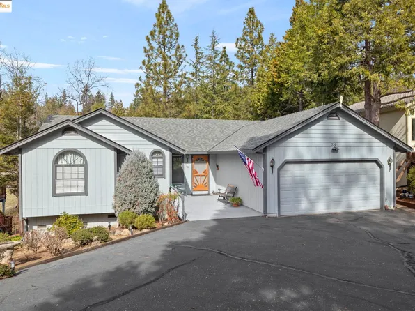 720 Dogwood Dr, Murphys, CA 95247