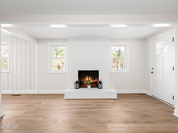 3rd image of 1659 W Darden Road