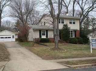 2708 Bowling Green Dr, Vienna, VA 22180