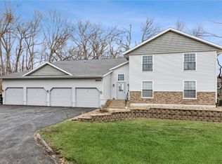 3900 Glass Rd NE APT A, Cedar Rapids, IA 52402