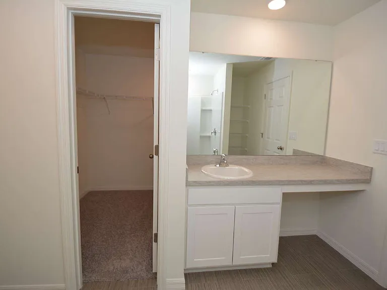 11 Roxland Ln — Photo 22