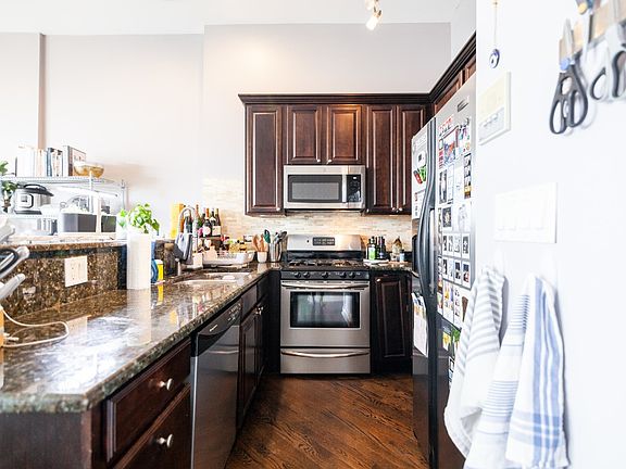 5th image of 2522 W Chicago Ave Suite 4