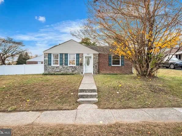 5233 Arrowhead Ln, Drexel Hill, PA 19026