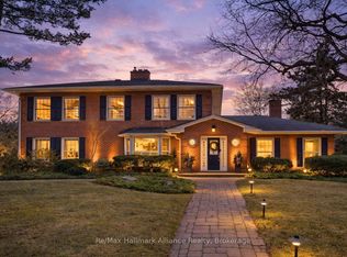 1335 Cambridge Dr, Oakville, ON L6J 1S4