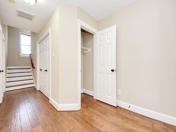 5th image of 2119 Stuart St