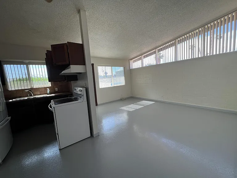 4803 E Willetta St #4 — Photo 2