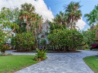 5058 Seahorse Ave, Naples, FL 34103