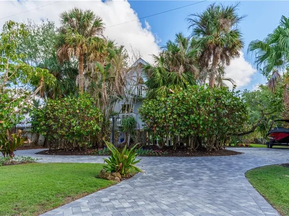 5058 Seahorse AVE, NAPLES, FL 34103