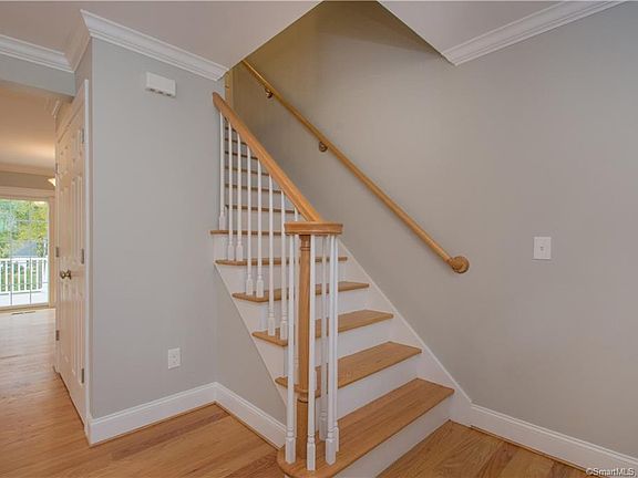 5th image of 33 Rhonda Way