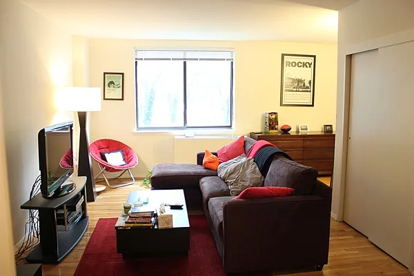 Rented by City Connections Realty | media 8