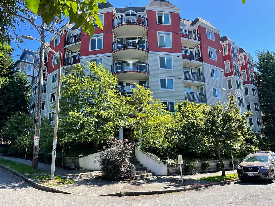 232 Belmont Ave E #507