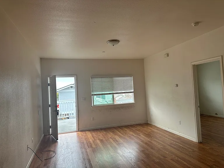 1258 Ramona Ave — Photo 3