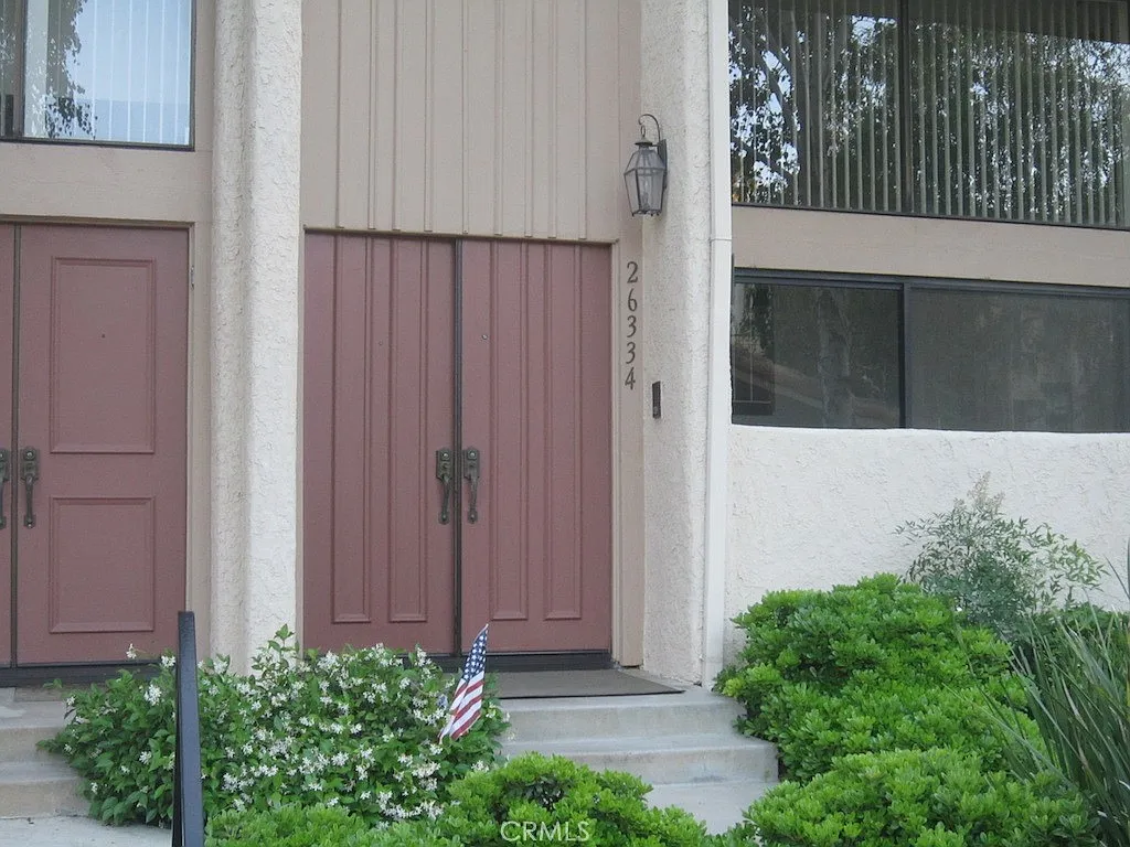 3 bed, 2.5 bath, 1572 sqft, $3,700 — Photo 2