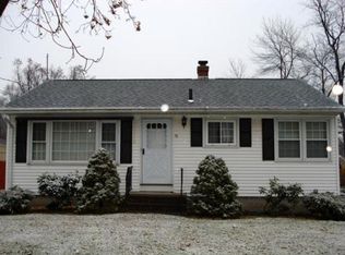 92 Wolcott Ave, West Springfield, MA 01089