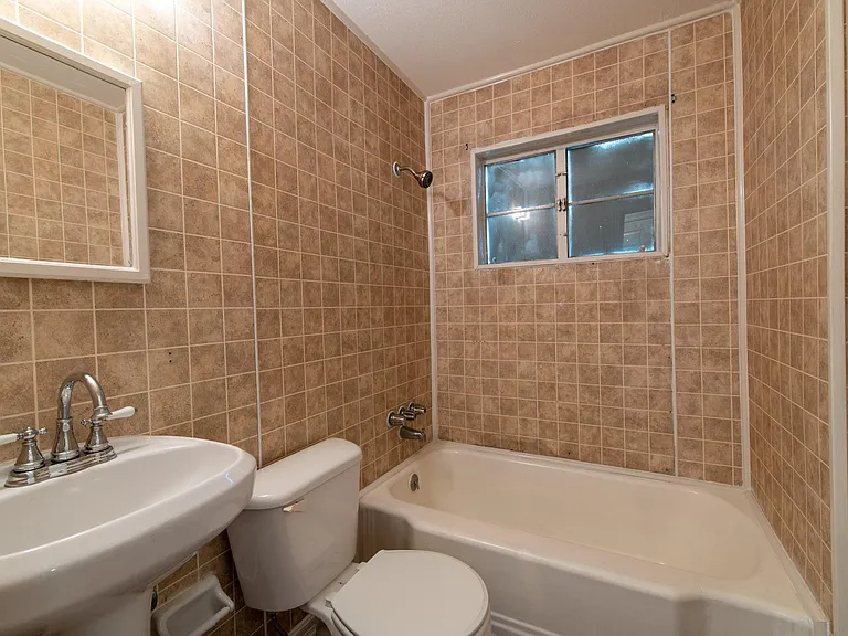 7110 McHenry St #B — Photo 8