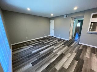 1400 Moore Ave #305, Portland, TX 78374