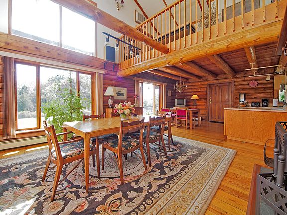 5th image of 584 Cold Springs Rd