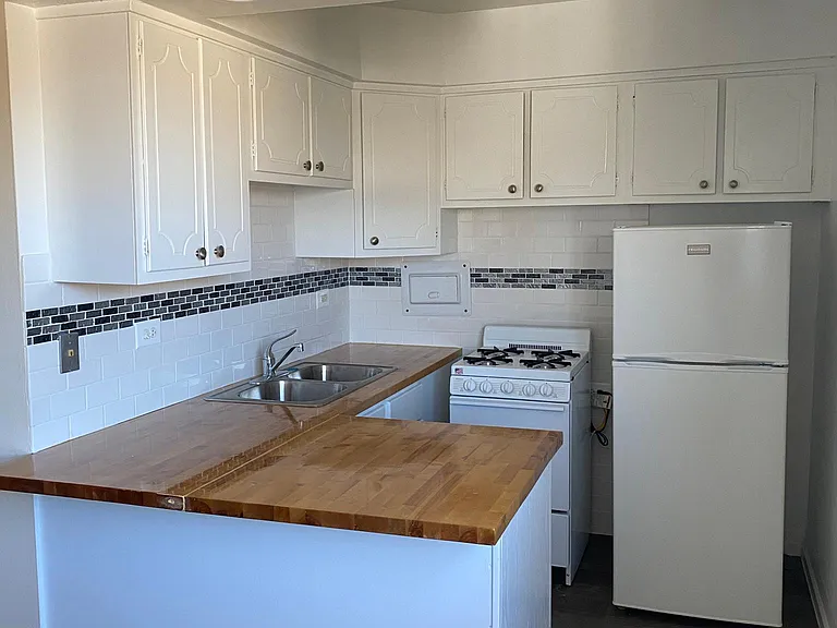 1025 W Hollywood Ave #424 — Photo 3