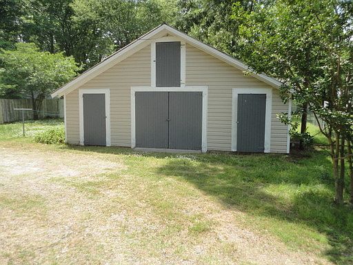 2nd image of 202 Crescent Dr