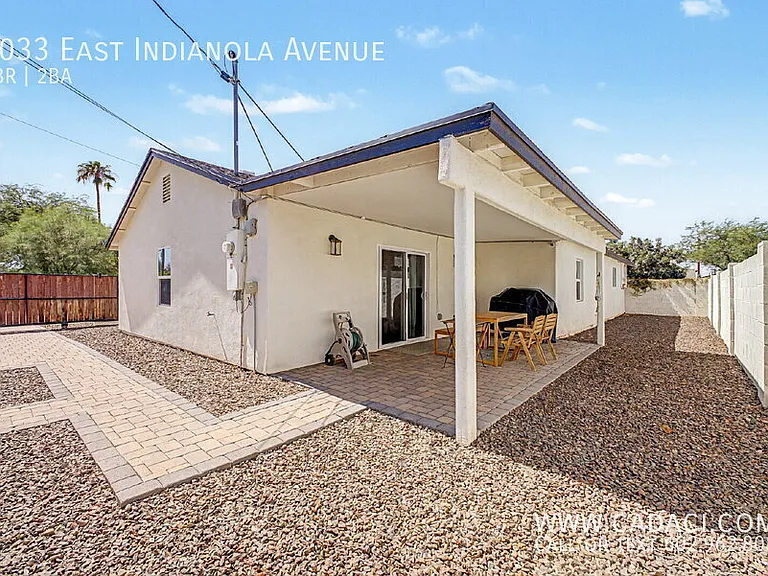 1033 E Indianola Ave — Photo 31