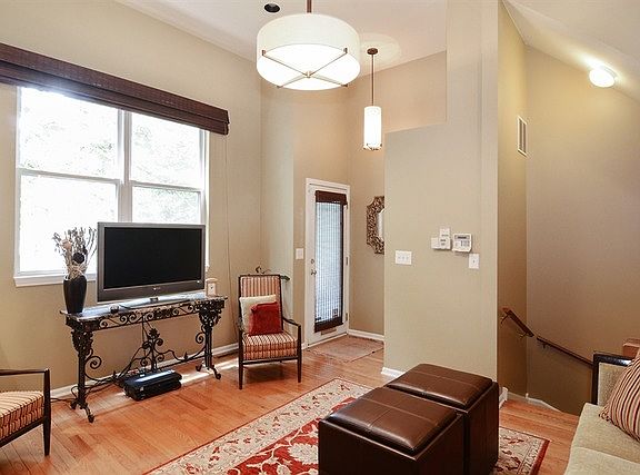 3rd image of 3455 N Lawndale Ave