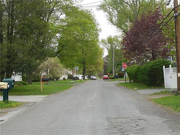 4th image of 14 Pleasant Ave