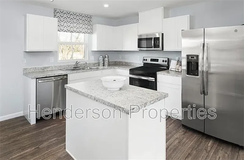 3 bed, 2.5 bath, 1545 sqft, $1,950 — Photo 2