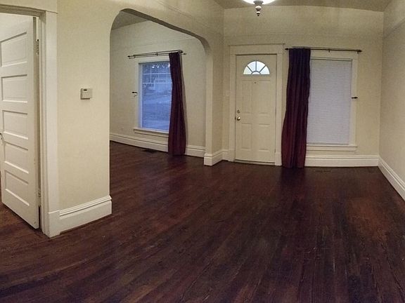 Dining Room into Livingroom