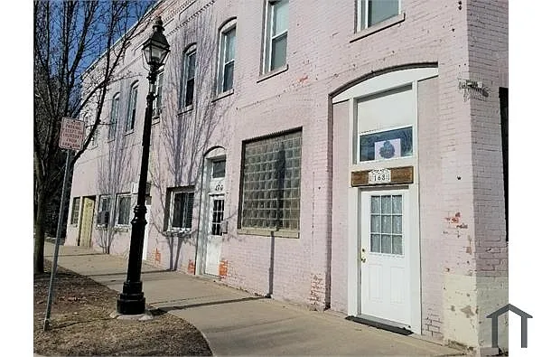 Building Photo - 170 Riley St