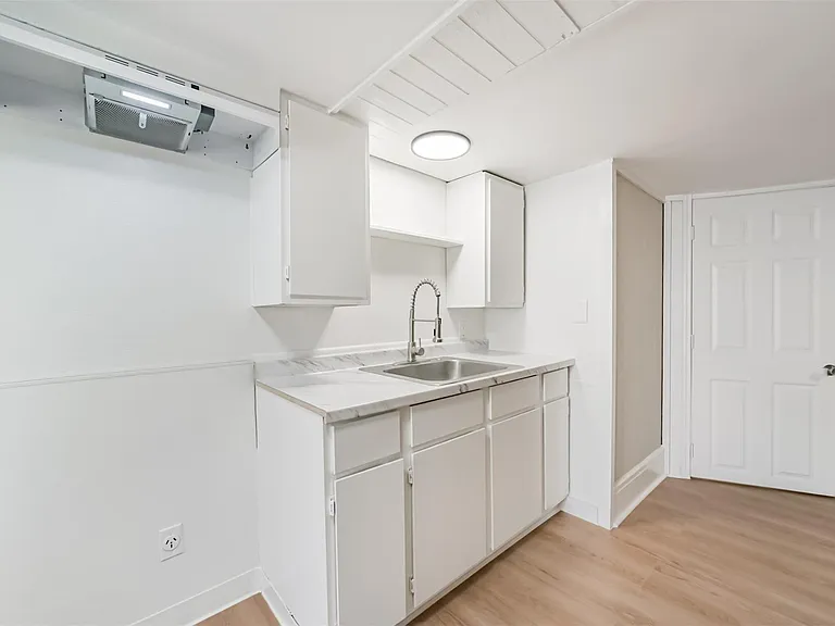 216 Redan St #6 — Photo 12
