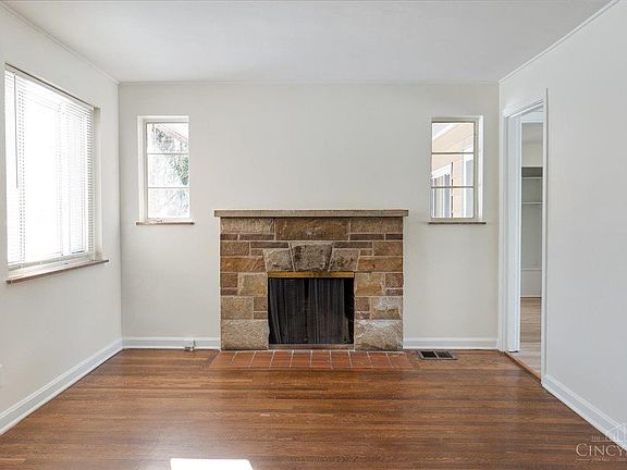 4th image of 6415 Graceland Ave