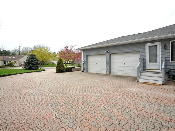 2nd image of 2172 Chapel Ct